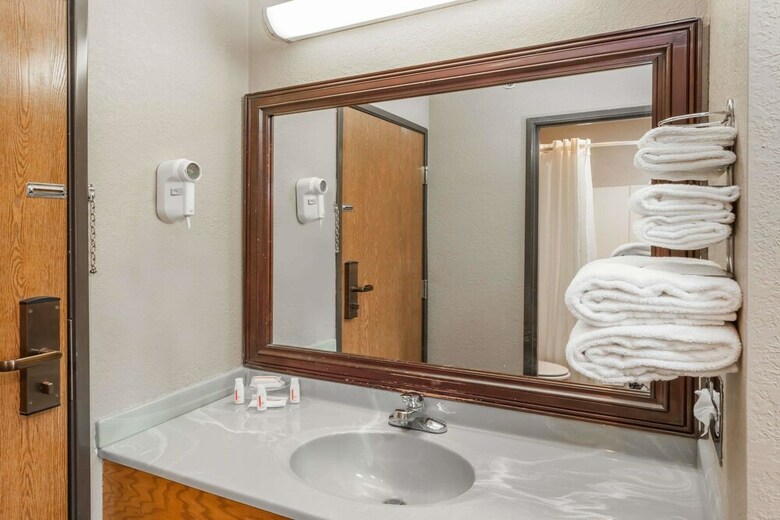 Motel Super 8 By Wyndham Mclean/bloomington Sw
