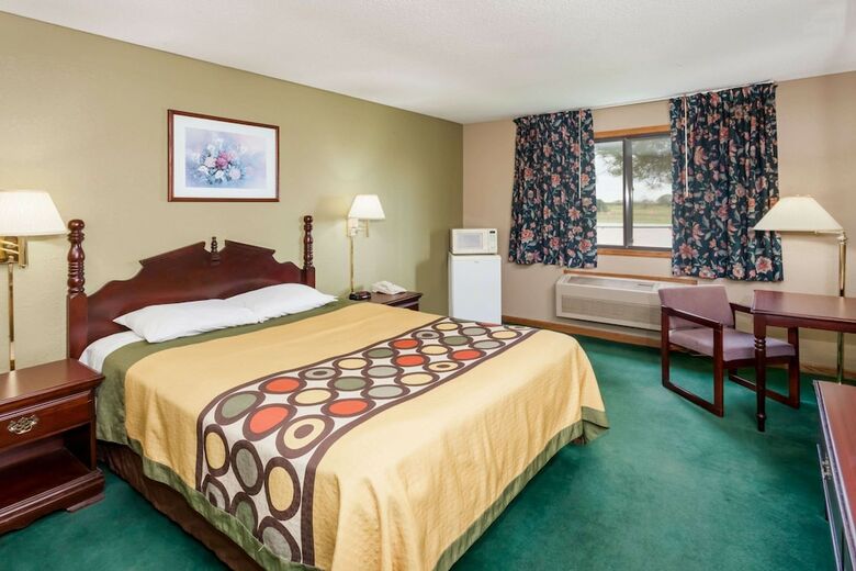 Motel Super 8 By Wyndham Mclean/bloomington Sw