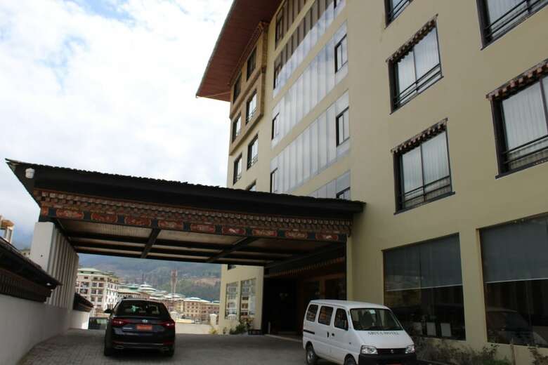 Ariya Hotel