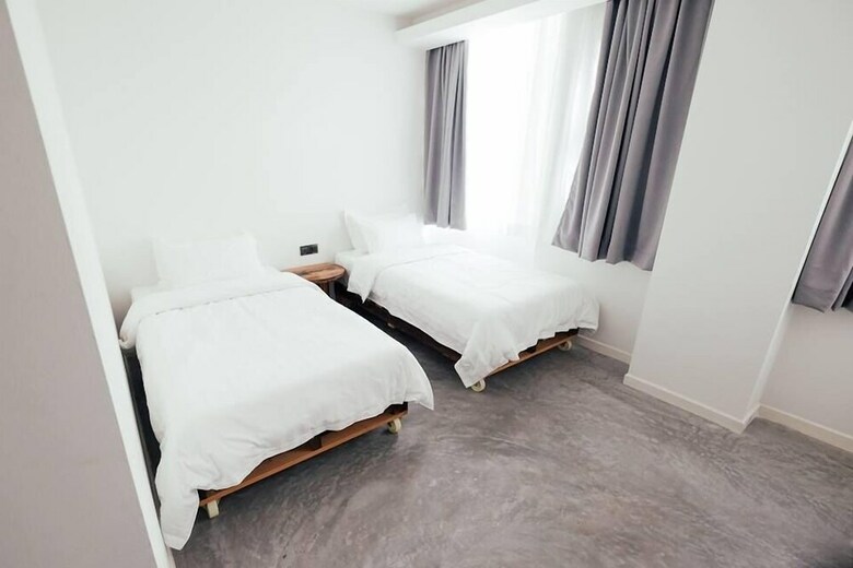White Loft Hotel