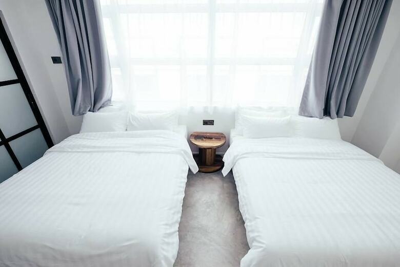 White Loft Hotel