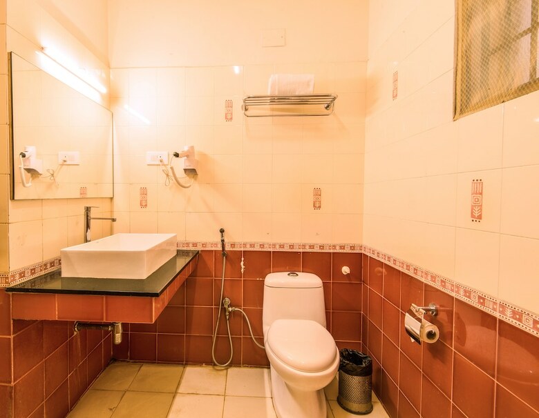 Fabhotel Blossoms T Nagar
