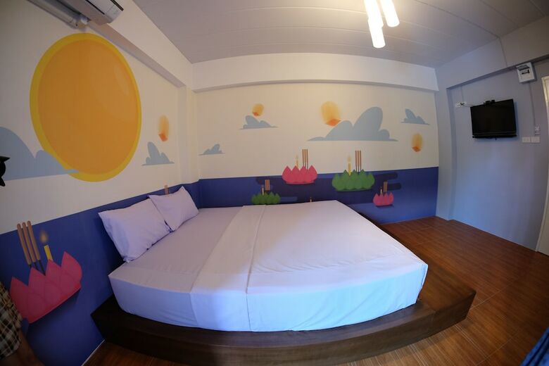 Hostal Hide Bangkok Hostel