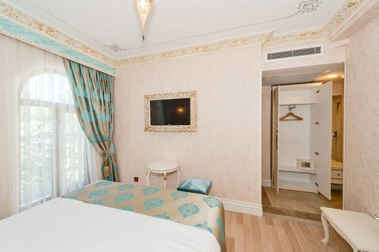 Hotel 1453