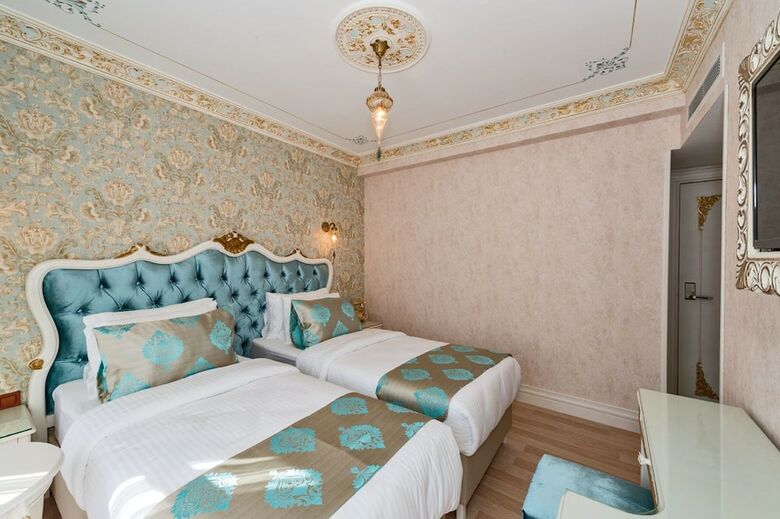 Hotel 1453