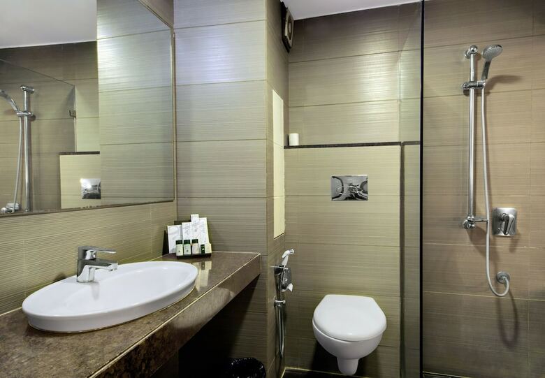 Central Beacon Hotel Surat