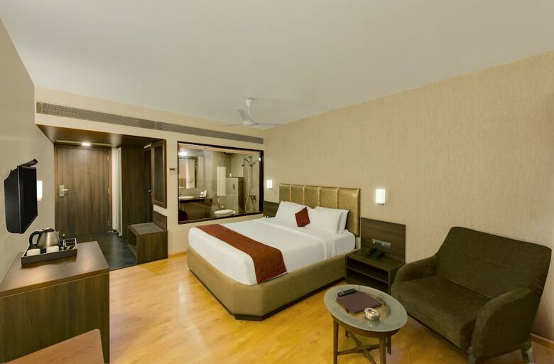 Central Beacon Hotel Surat