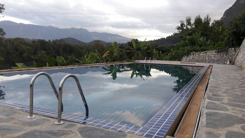 Mahout Hotel