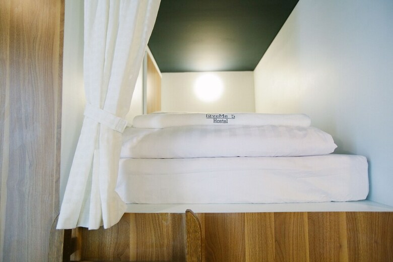 Hostal Give Me 5 Hostel