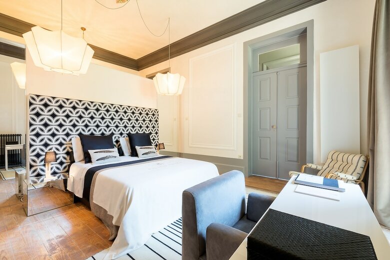 Hotel Charm Palace