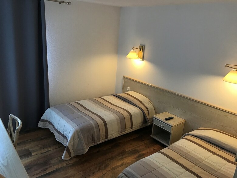 Hotel H�tel Om�ga
