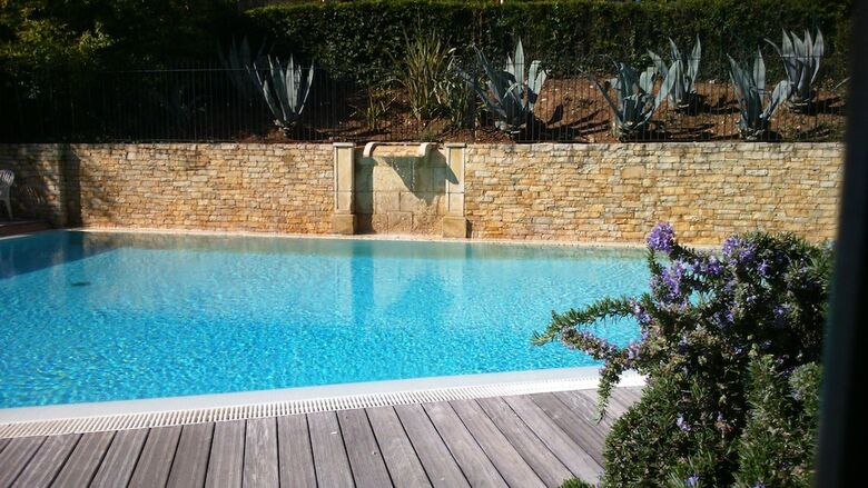 Hotel H�tel Om�ga