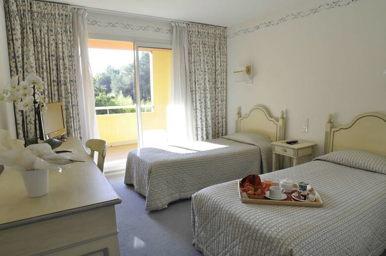 Hotel H�tel Om�ga