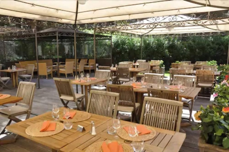 Hotel H�tel Om�ga