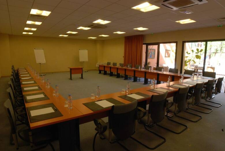 Hotel H�tel Om�ga