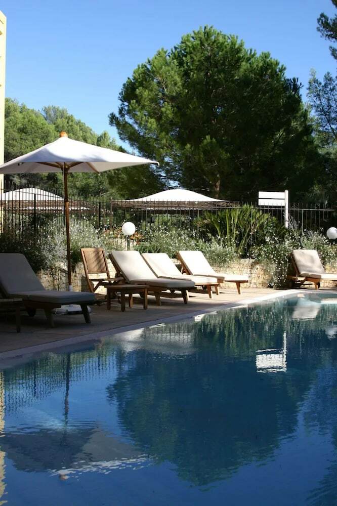 Hotel H�tel Om�ga
