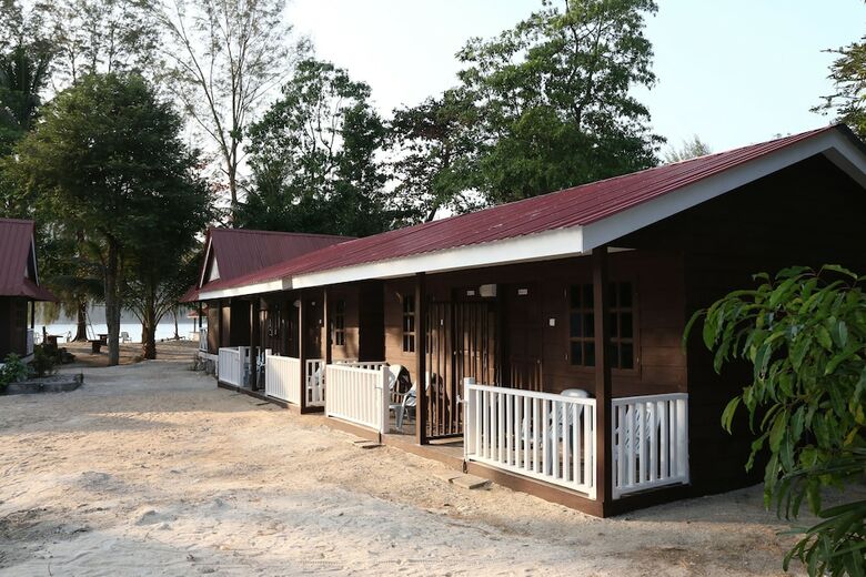 Hotel The Barat Perhentian Beach Resort