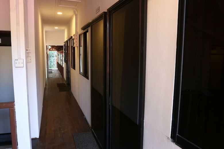 Hotel The Barat Perhentian Beach Resort