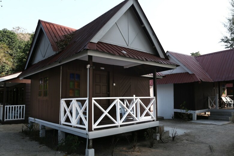 Hotel The Barat Perhentian Beach Resort