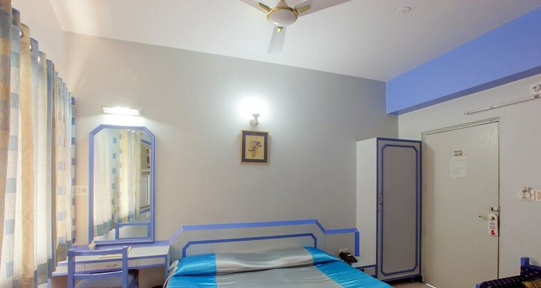 Hotel Ashish Palace