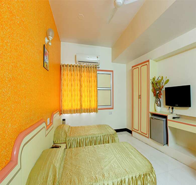 Hotel Ashish Palace