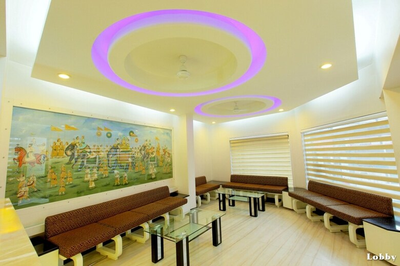 Hotel Ashish Palace