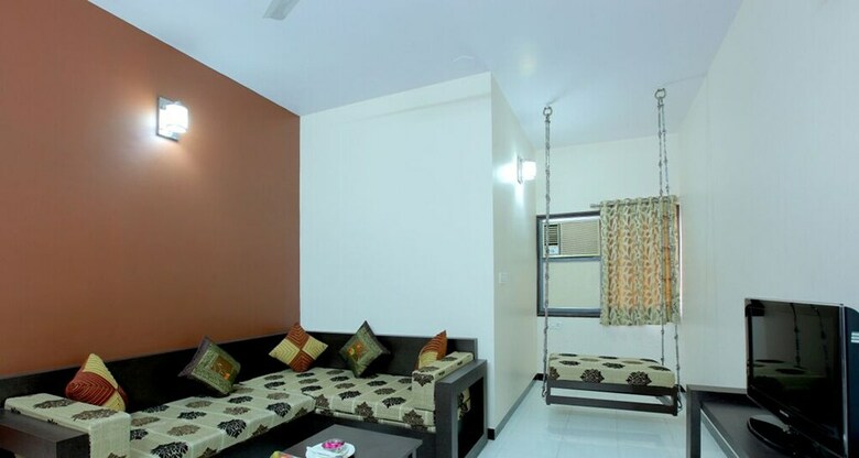 Hotel Ashish Palace