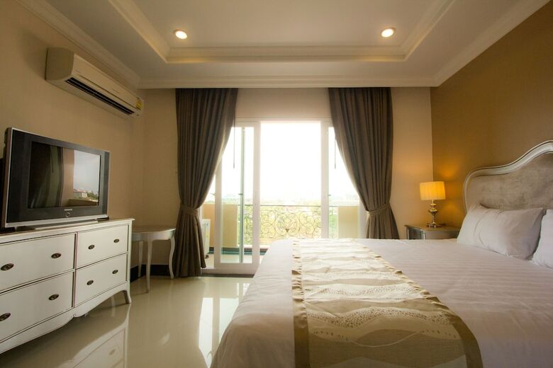 Hotel Lk Grand Living Place