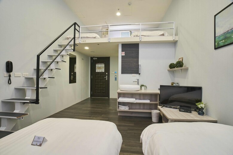 Ch Place X Hotel