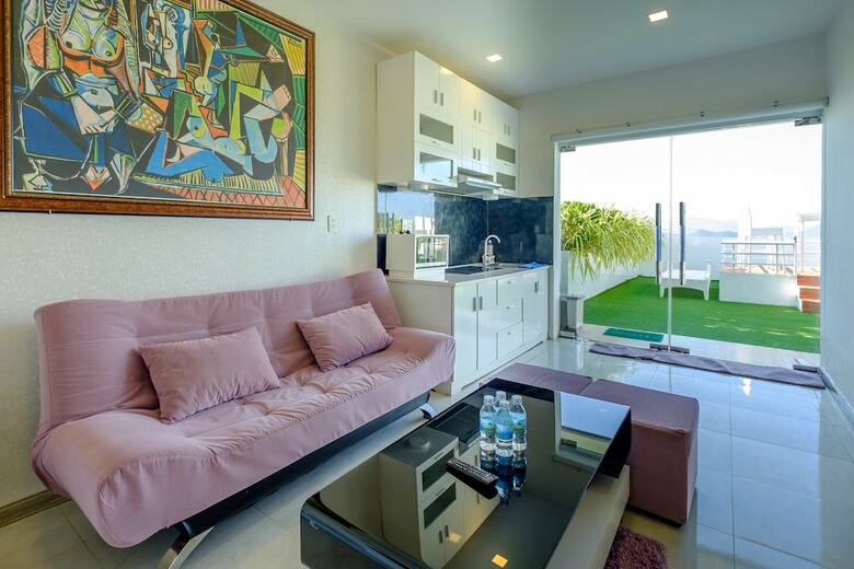Sunrise Ocean View Apartment