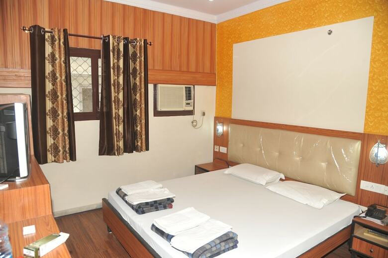 Hotel Akash Ganga