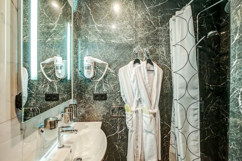 Mops Hotel And Spa