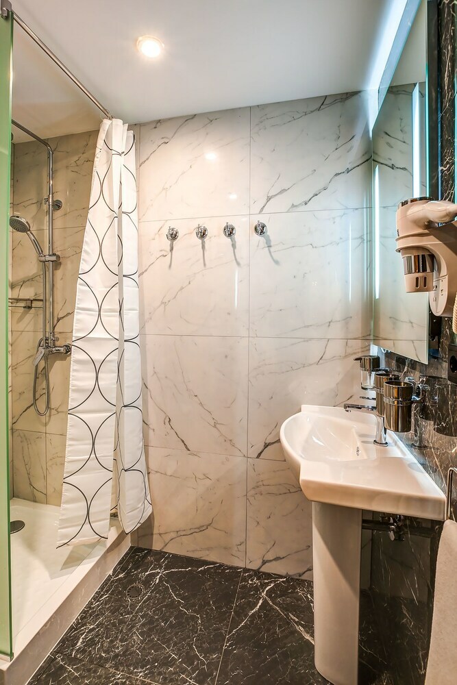 Mops Hotel And Spa