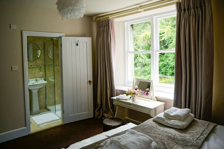 Bed & Breakfast Yarner House