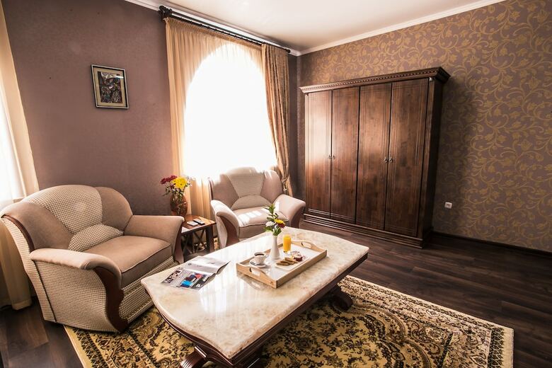 Shah Palace Hotel