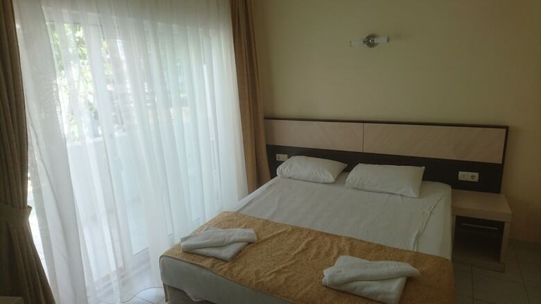 Side Beach Club Hotel