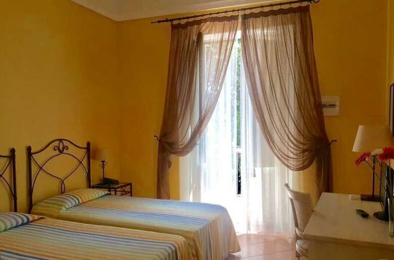 Hotel Etna