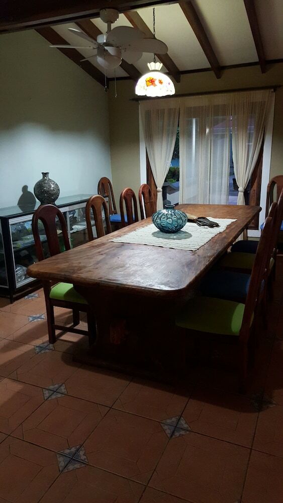 Hostal La Casona Hostel