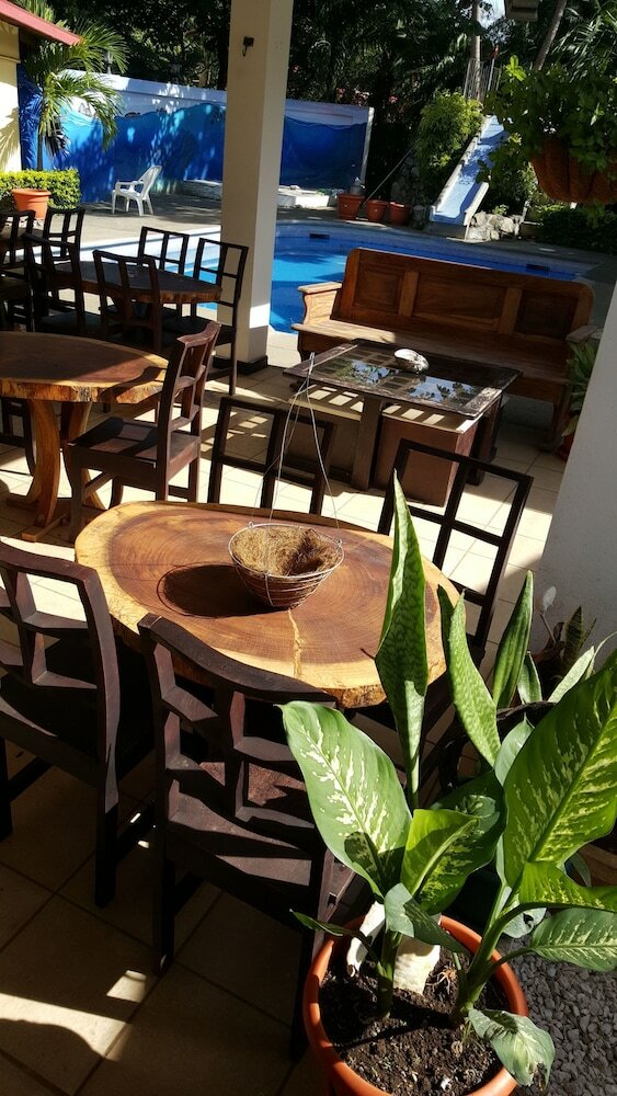 Hostal La Casona Hostel