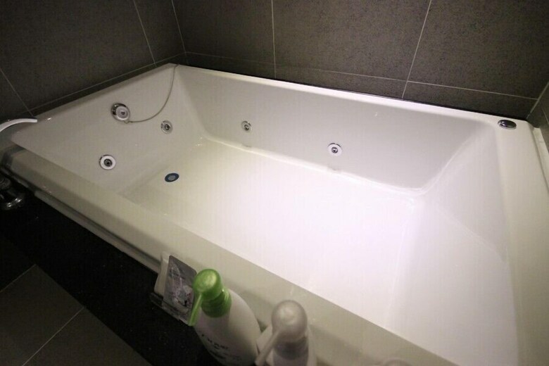 Hotel Yeow-b