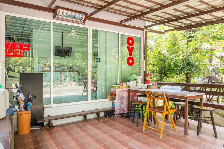 Hotel Oyo 696 Reuntonnam Amphawa