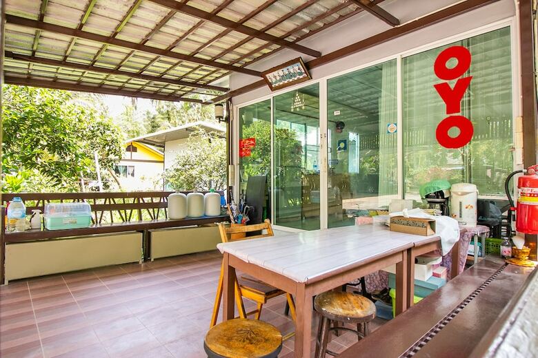 Hotel Oyo 696 Reuntonnam Amphawa