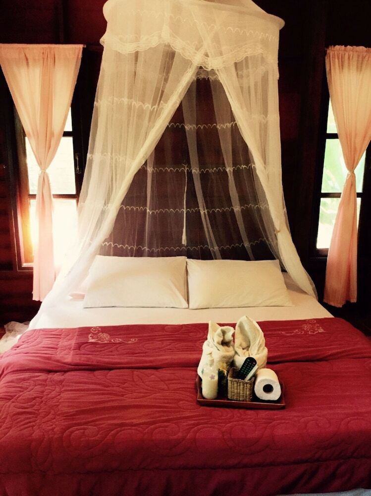 Hotel Baan Suan Phidchamika