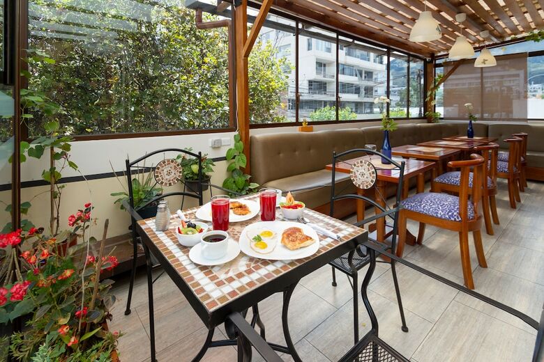 Bed & Breakfast Artplaza