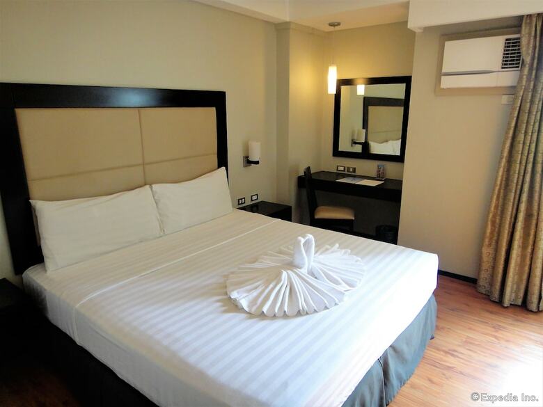 Mallberry Suites Business Hotel