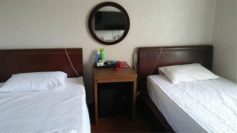 Central Hotel