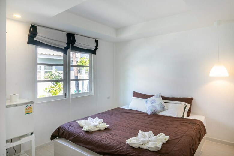 Hotel 1715 House & Caff Resort Phuket