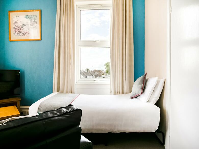 Oyo Corner Hotel