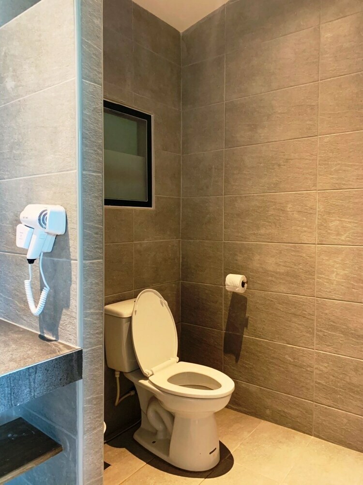 Hotel Bhuvarin Resort