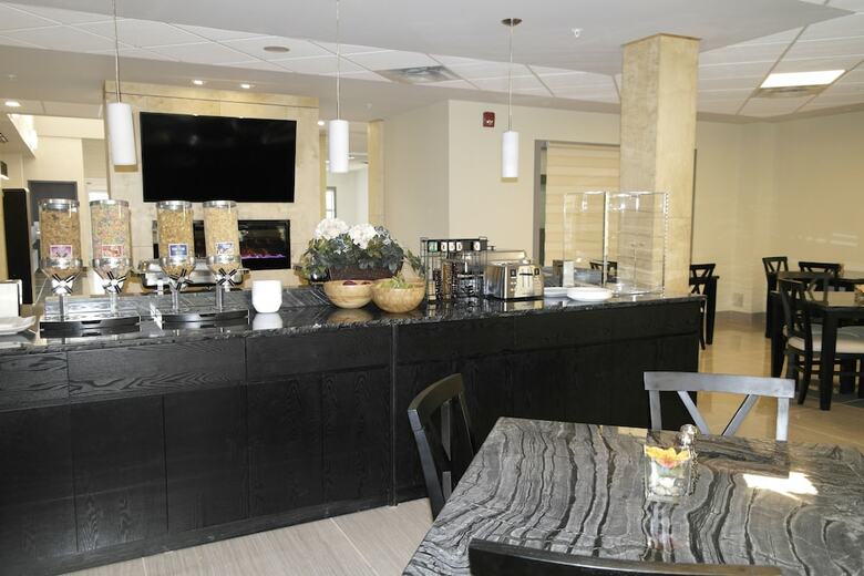 Hotel Stars Inn Edmonton Airport